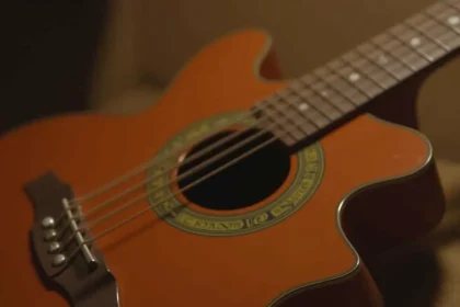 Jaka gitara na początek? Wybór dla początkującego muzyka